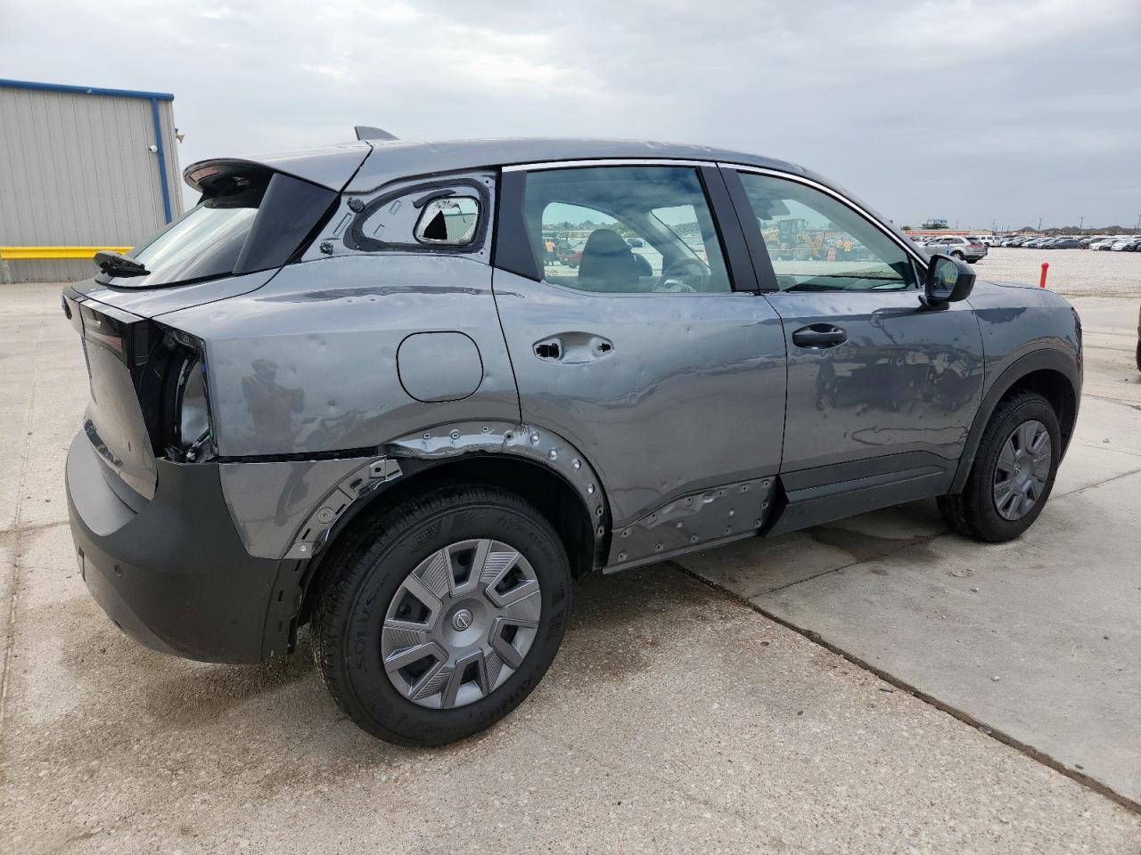 2025 Nissan Kicks S - Фото 3