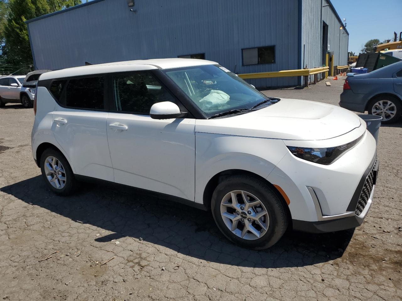 2025 Kia Soul Lx - Image 4