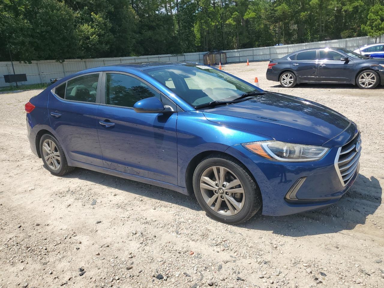 2018 Hyundai Elantra - Image 4