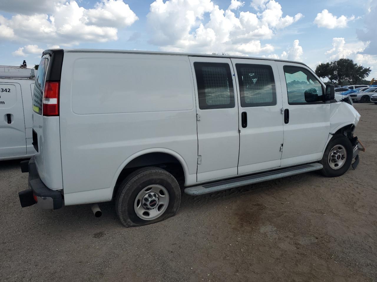 2020 GMC Savana G2500 - Фото 3