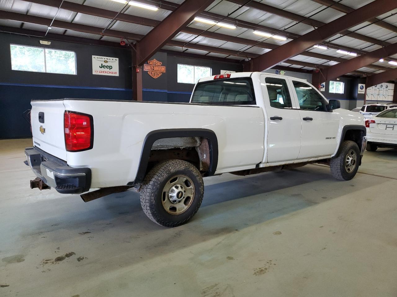 2016 Chevrolet Silverado C2500 Heavy Duty - Image 3
