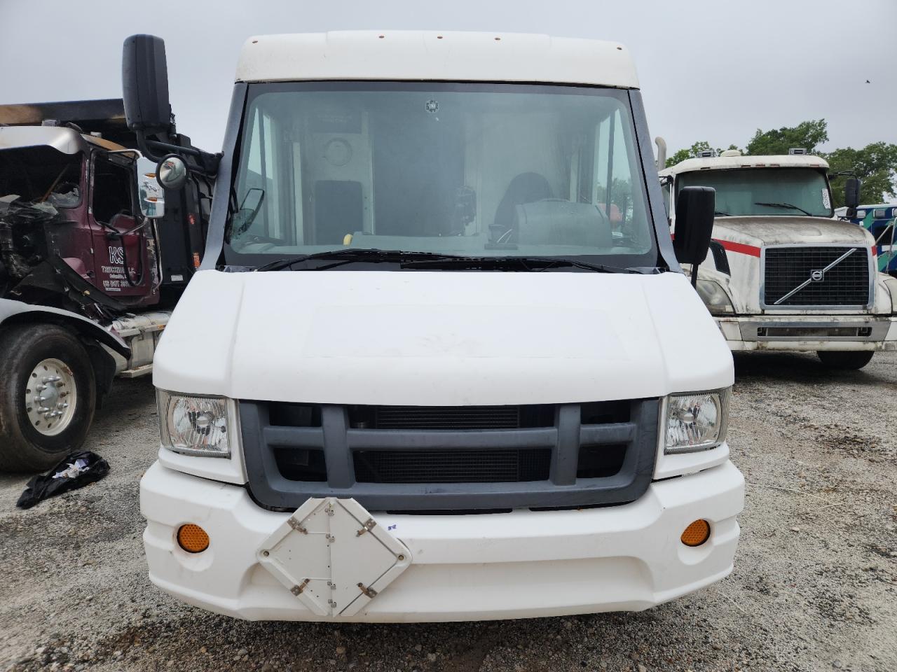 2018 Isuzu Npr - Image 5