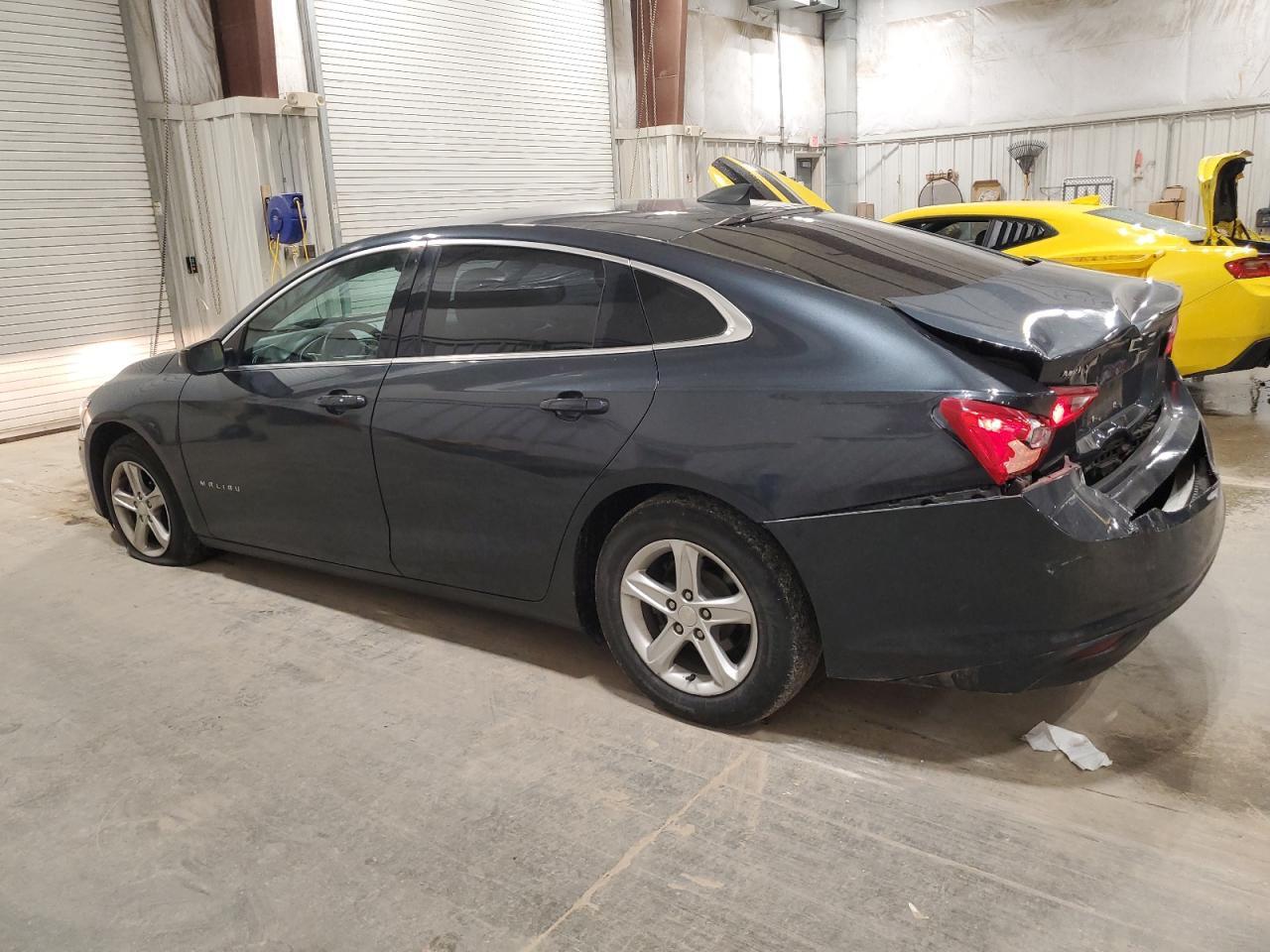 2019 Chevrolet Malibu Ls - Фото 2