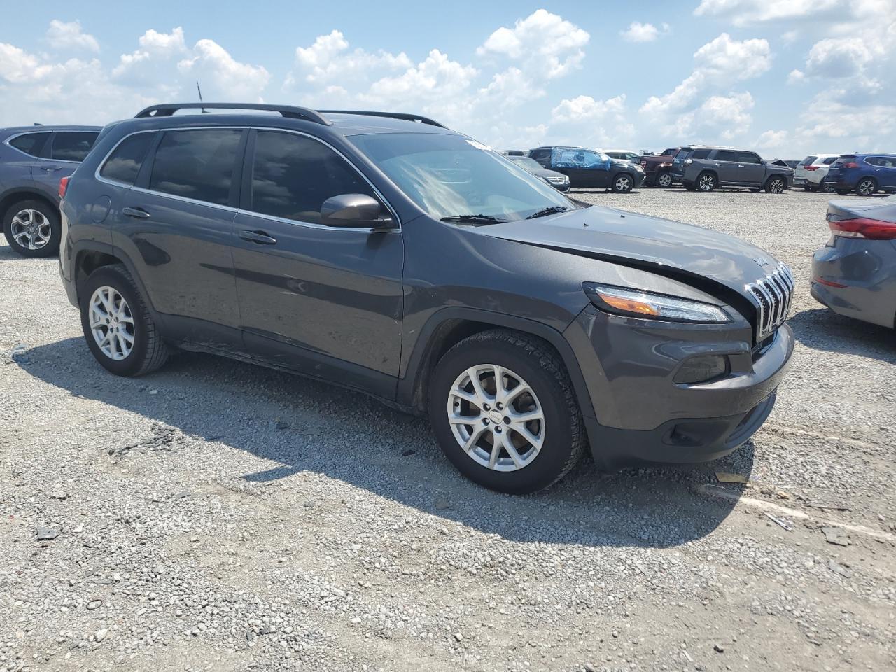 2017 Jeep Cherokee Latitude - Image 4