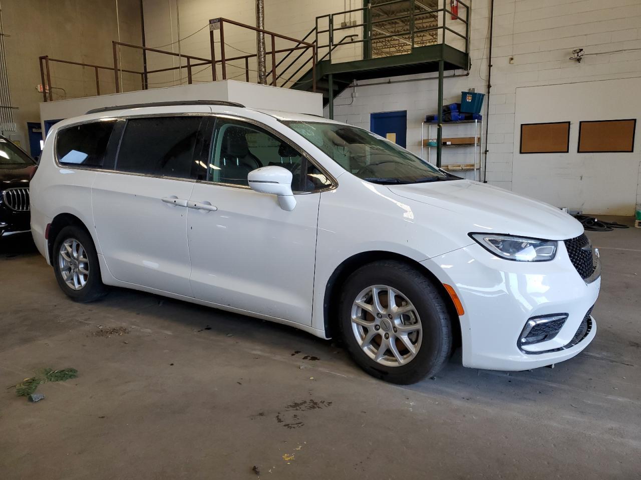 2022 Chrysler Pacifica Touring L - Image 4