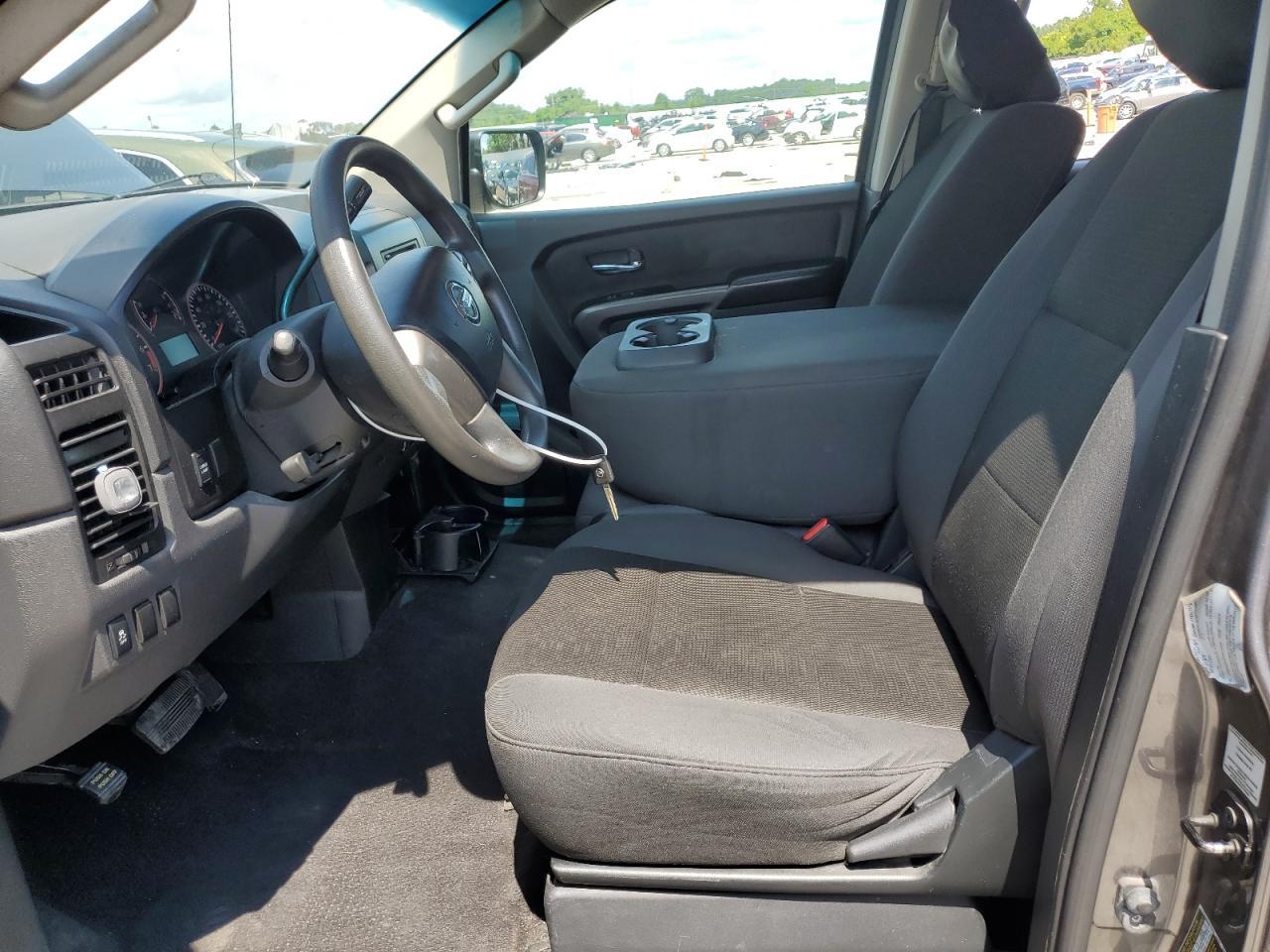 2015 Nissan Titan S - Фото 7