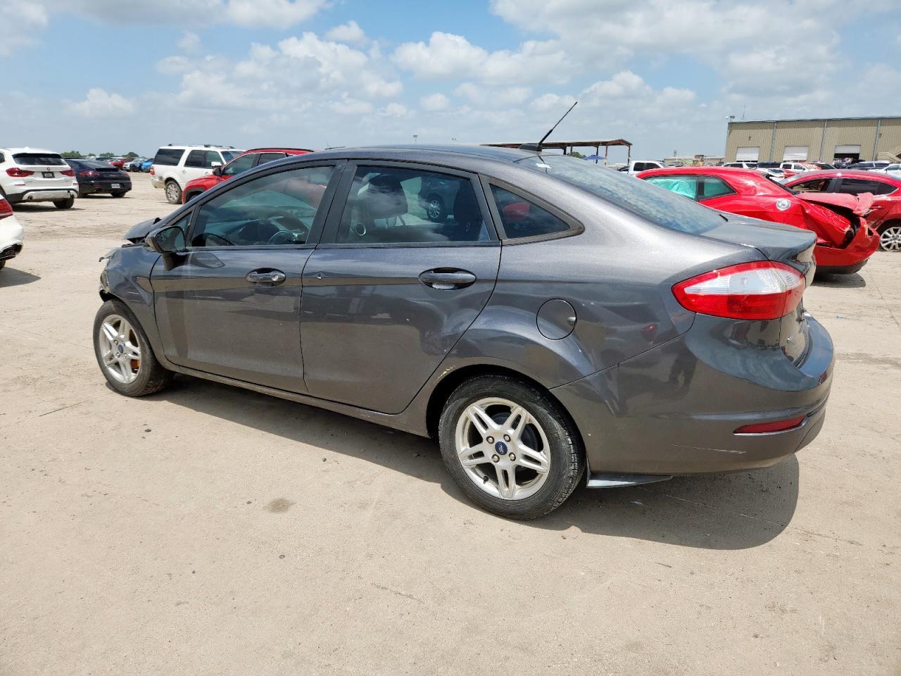 2019 Ford Fiesta Se - Фото 2