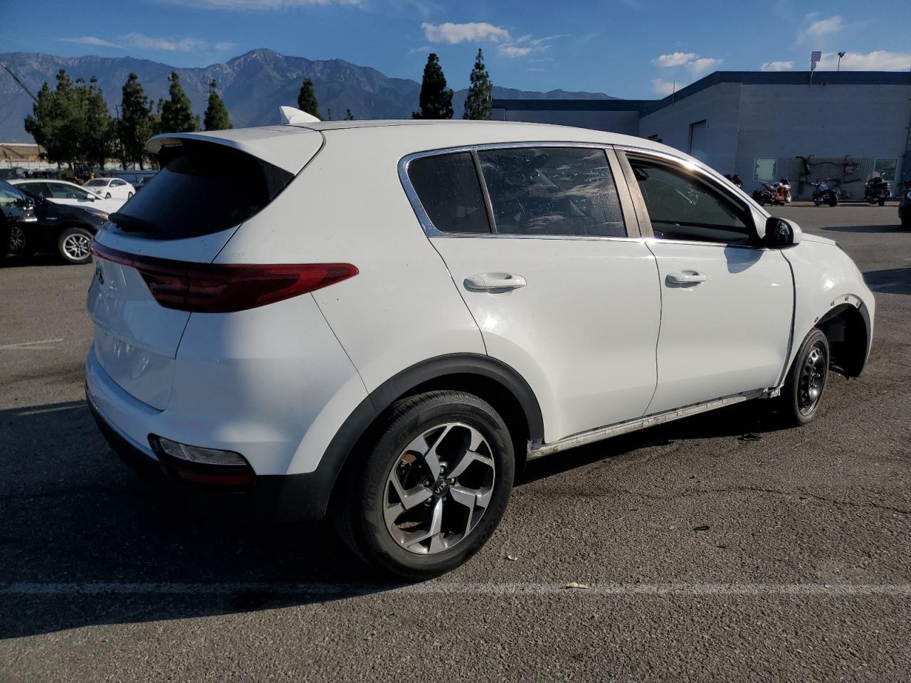 2020 Kia Sportage Lx - Фото 3