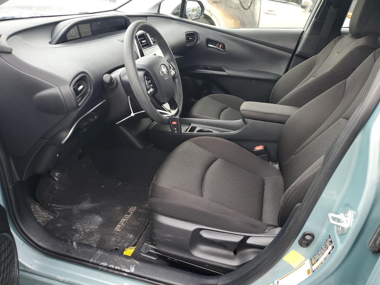 2020 Toyota Prius L - Image 7