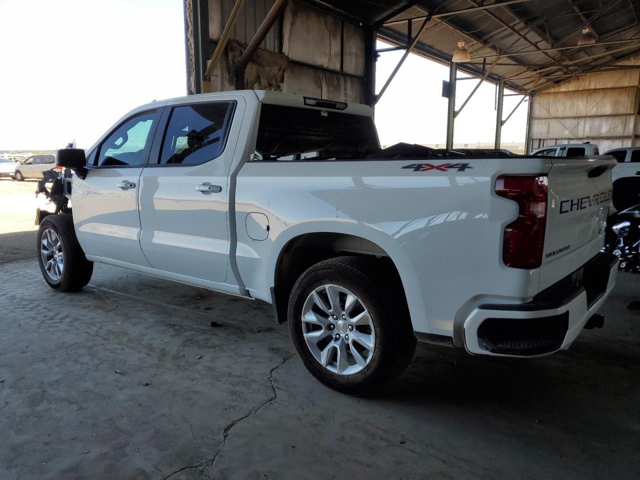 2023 Chevrolet Silverado K1500 Custom - Фото 2