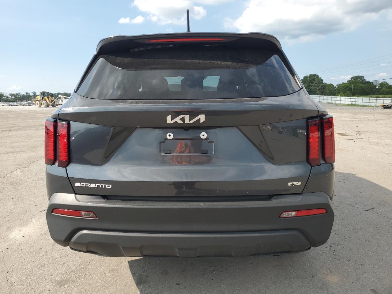 2023 Kia Sorento Lx - Image 6