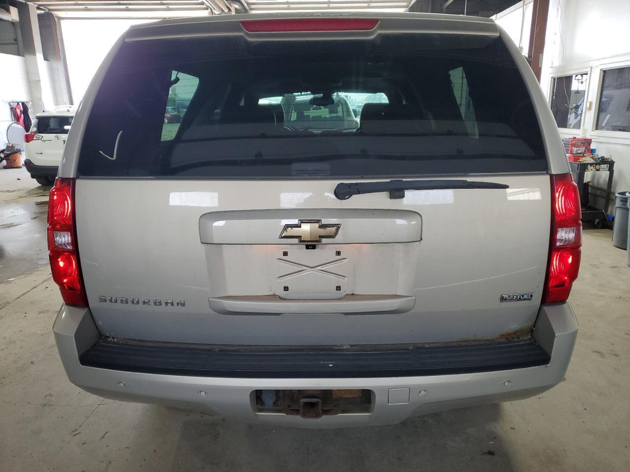 2008 Chevrolet Suburban K1500 Ls - Image 6
