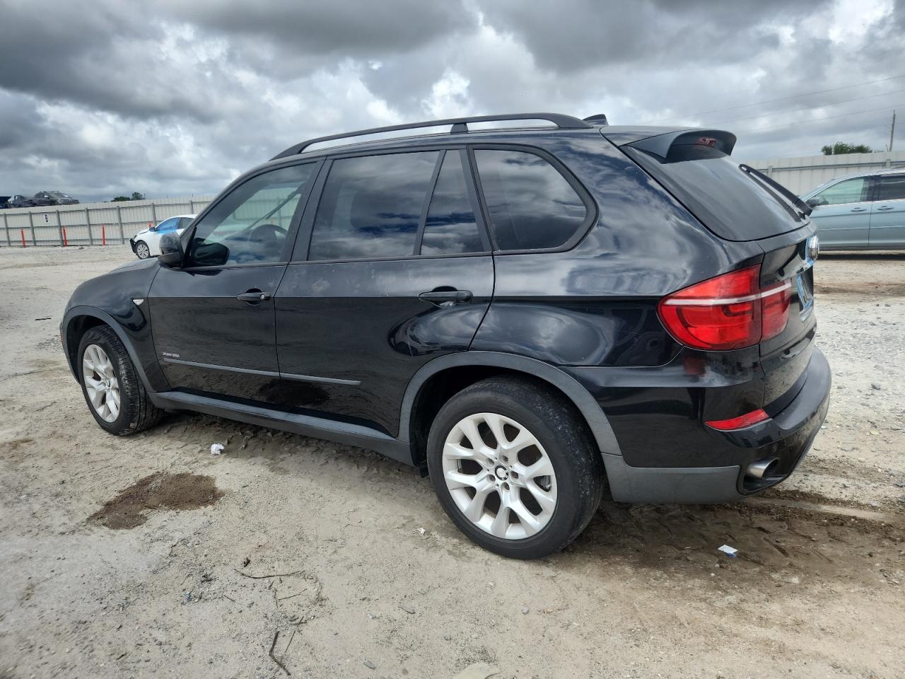2012 BMW X5 xDrive35I - Image 2