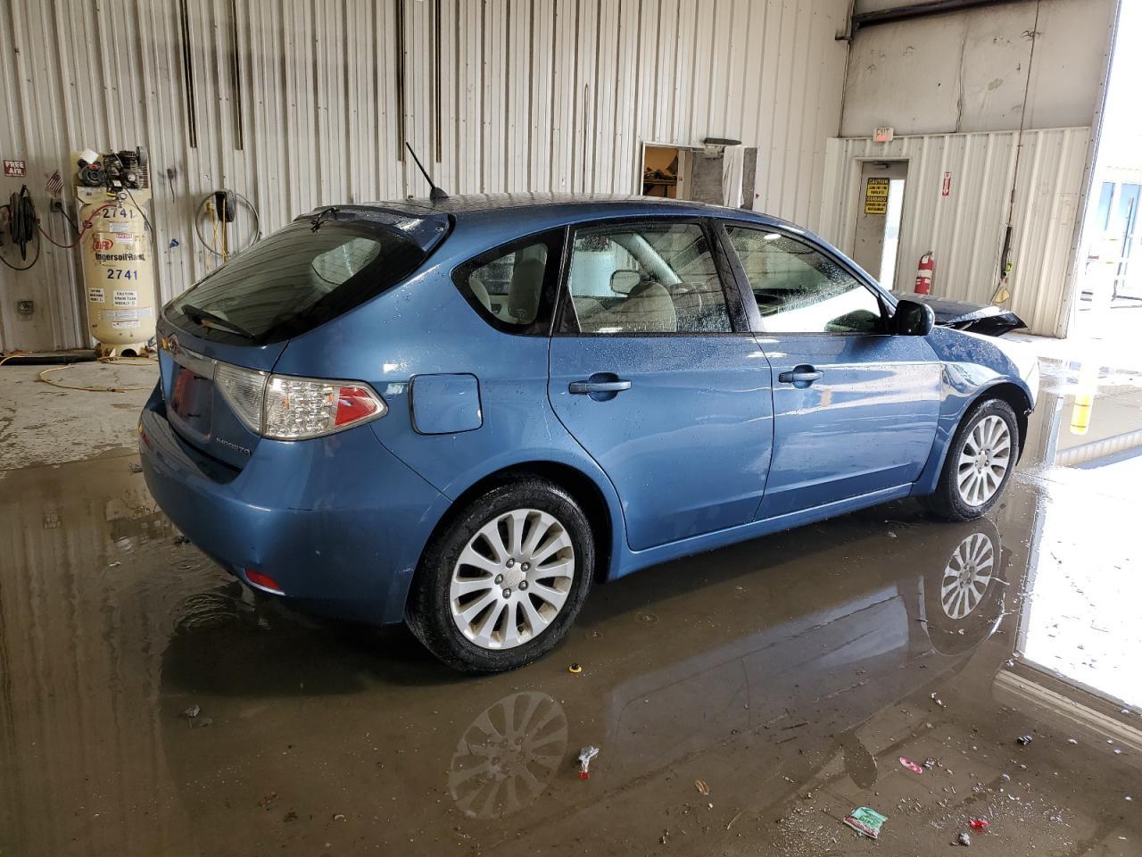 2010 Subaru Impreza 2.5I Premium - Фото 3