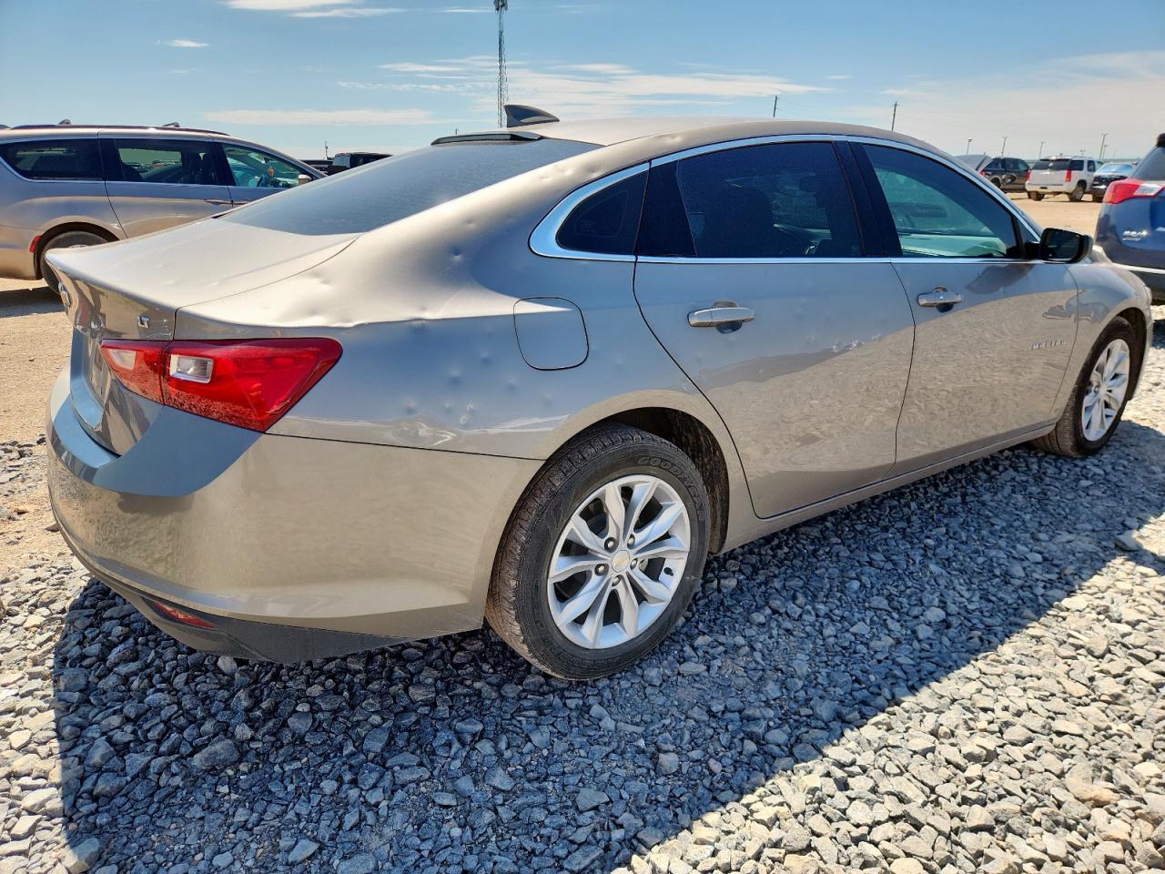 2023 Chevrolet Malibu Lt - Image 3