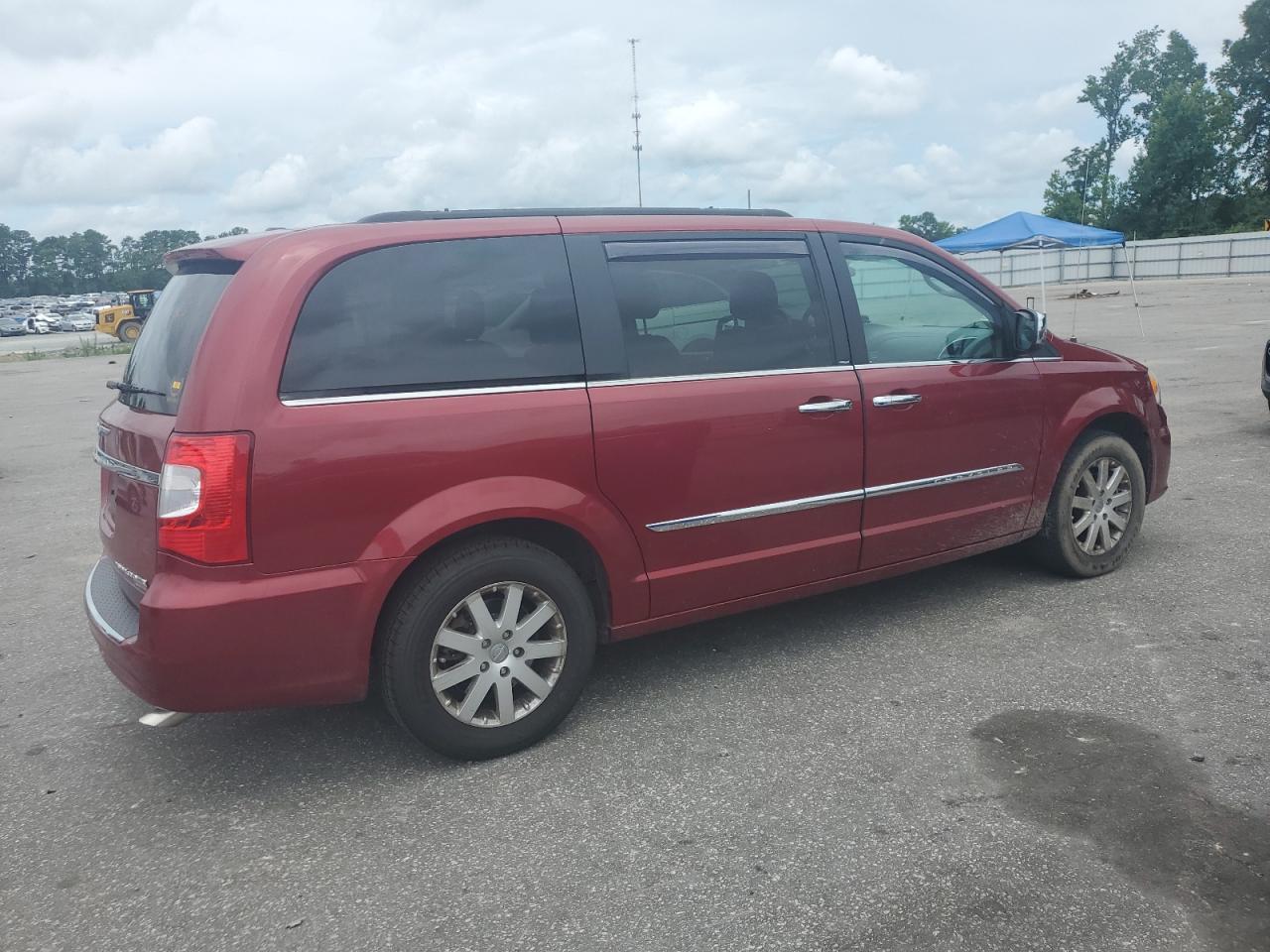 2014 Chrysler Town & Country Touring - Фото 3