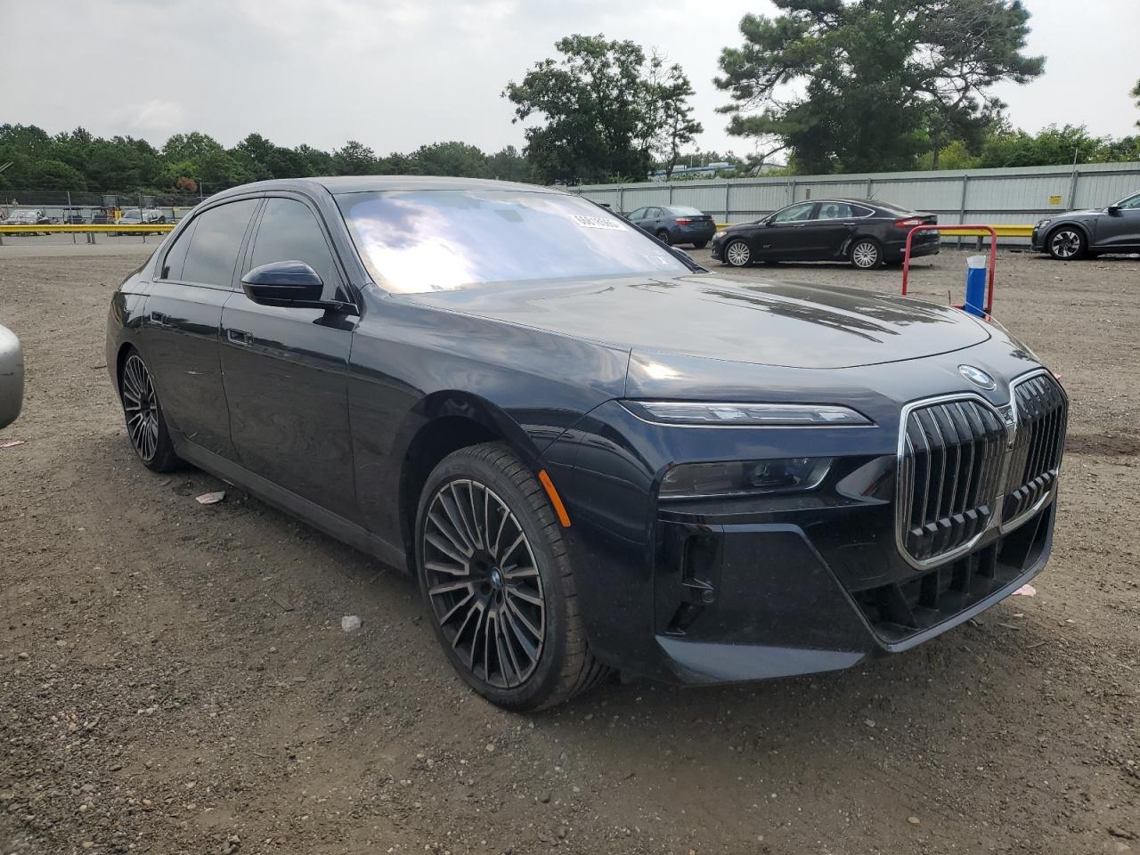 2025 BMW 760 Xi - Фото 4