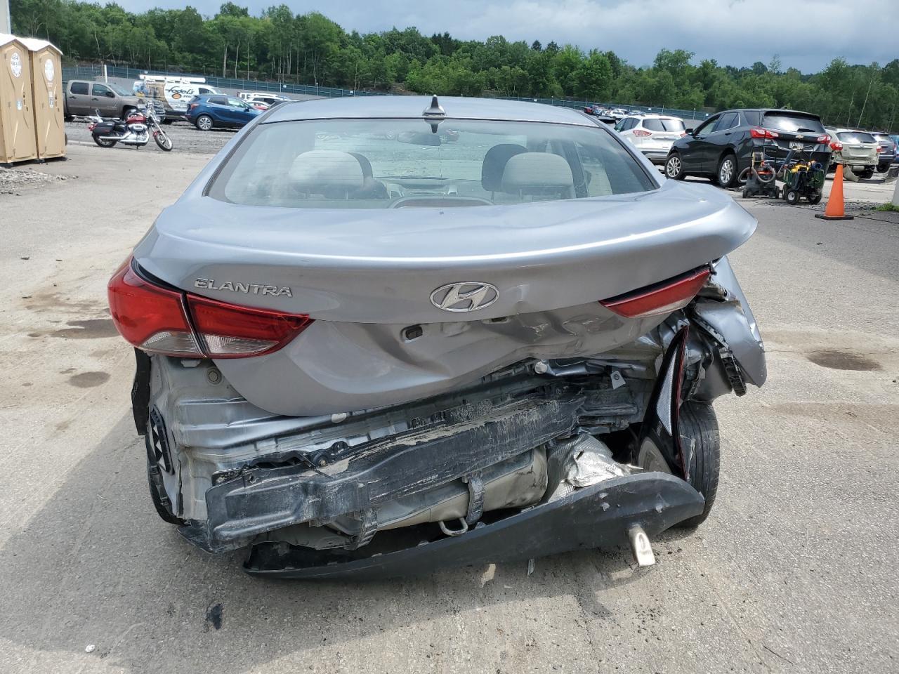 2016 Hyundai Elantra Se - Фото 6