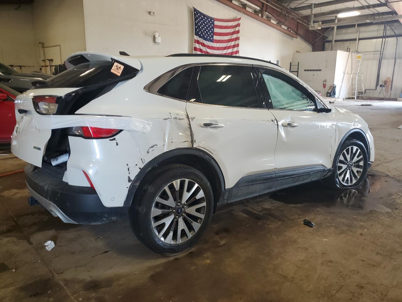 2020 Ford Escape Titanium - Фото 3