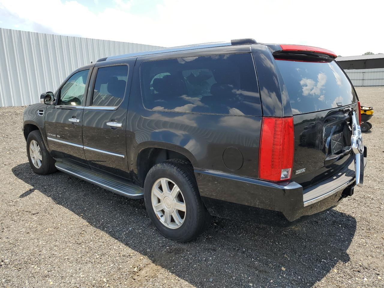 2010 Cadillac Escalade Esv - Image 2