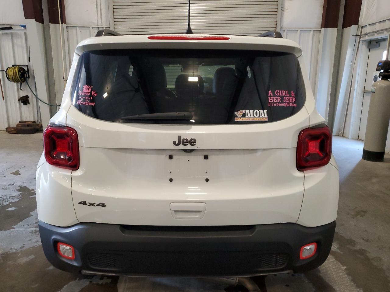 2020 Jeep Renegade Latitude - Image 6