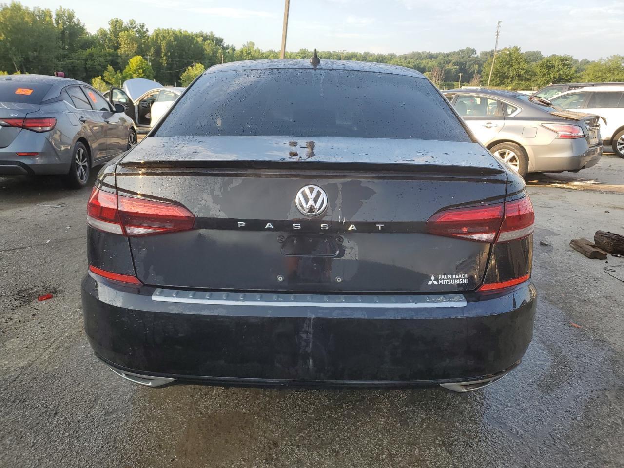 2020 Volkswagen Passat R-Line - Image 6