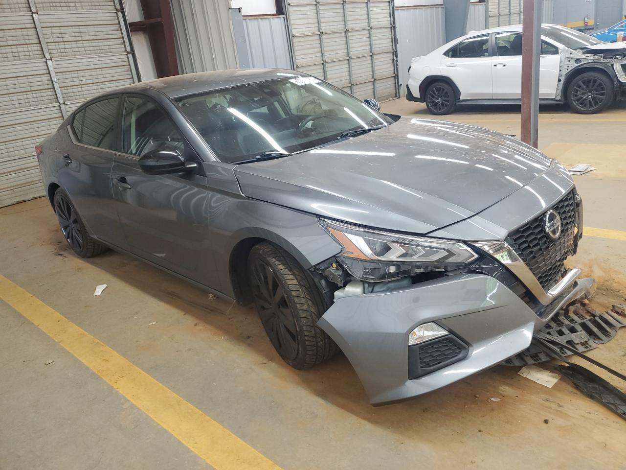 2022 Nissan Altima Sr - Image 4