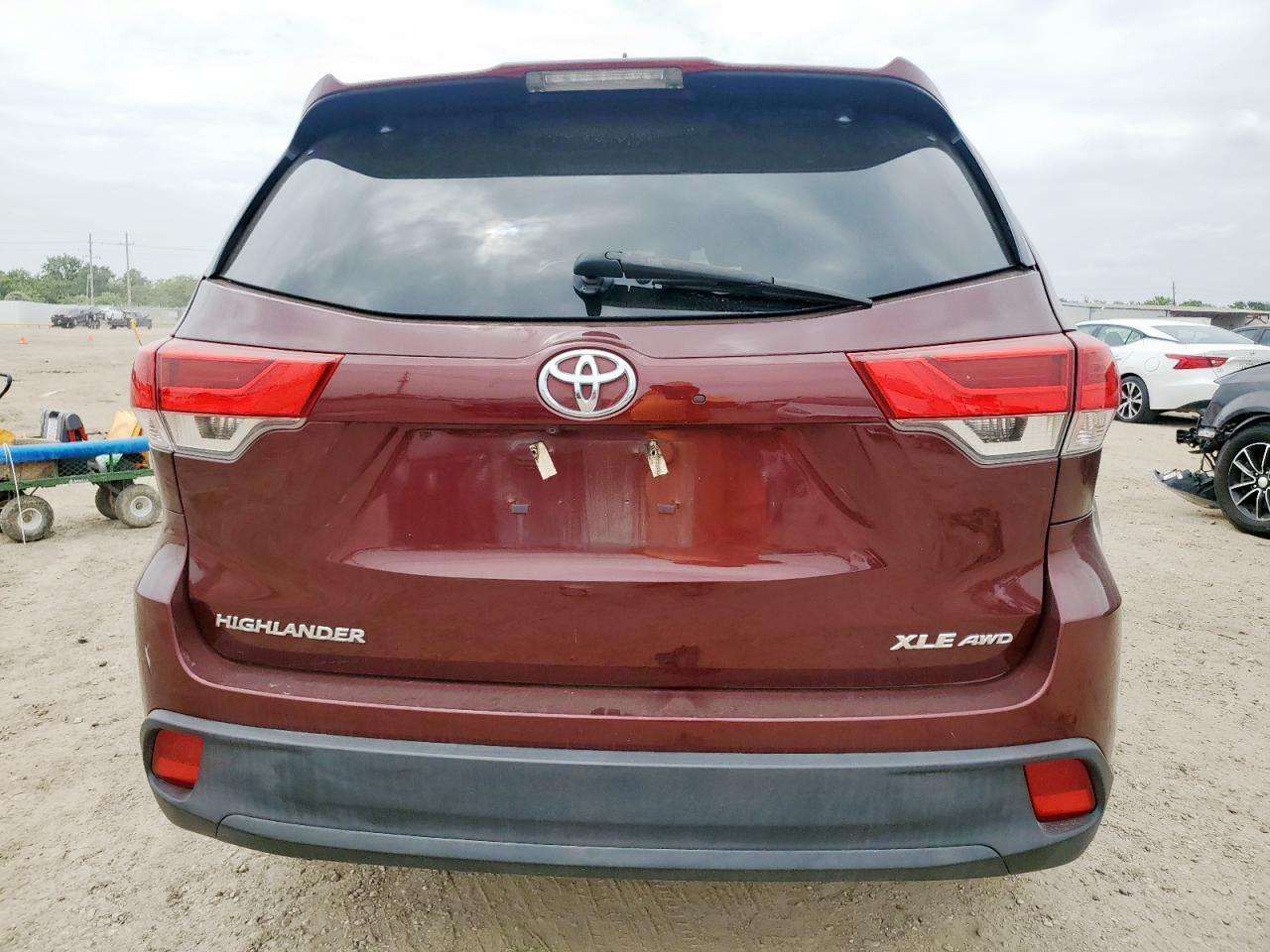 2019 Toyota Highlander Se - Фото 6