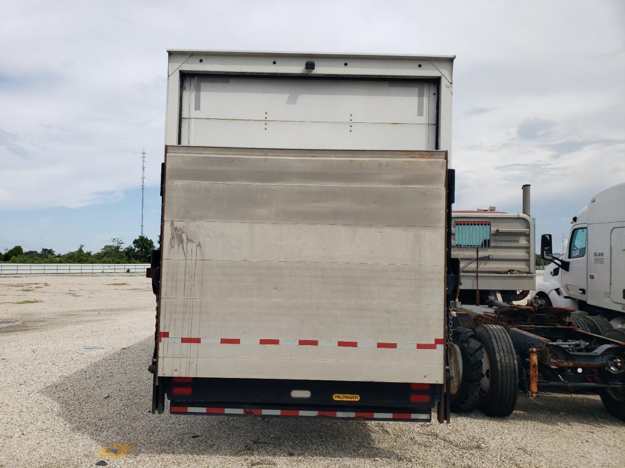 2019 Isuzu Npr Hd - Trucks - Фото 6