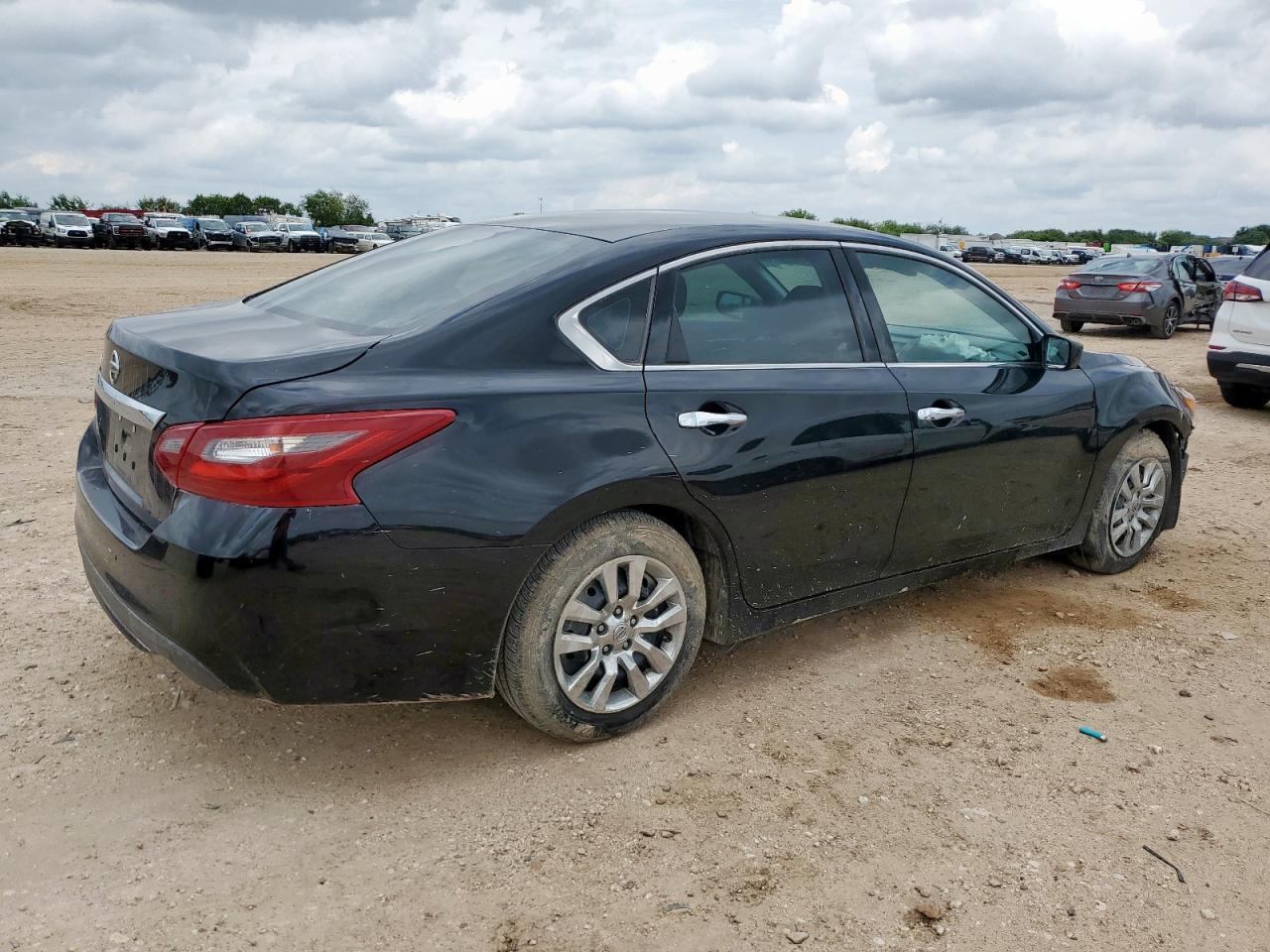 2018 Nissan Altima 2.5 - Image 3