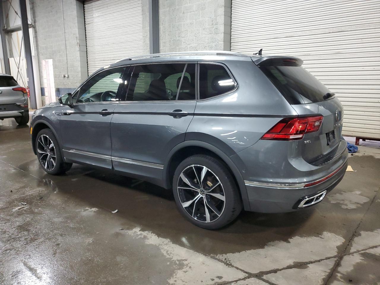 2022 Volkswagen Tiguan Sel R-Line - Фото 2