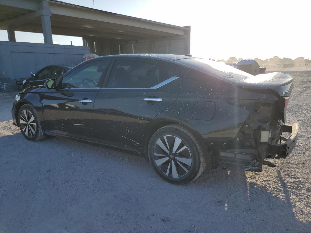 2021 Nissan Altima Sv - Image 2