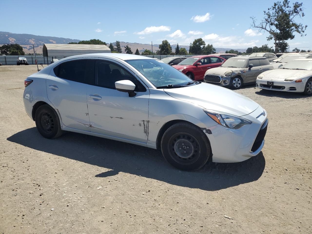 2019 Toyota Yaris L - Фото 4