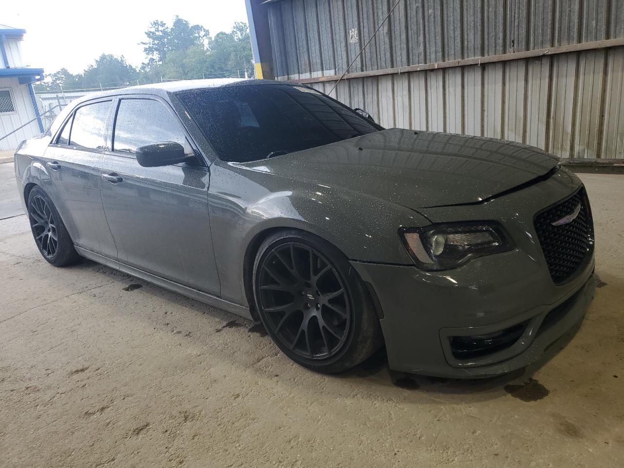 2018 Chrysler 300 S - Image 4
