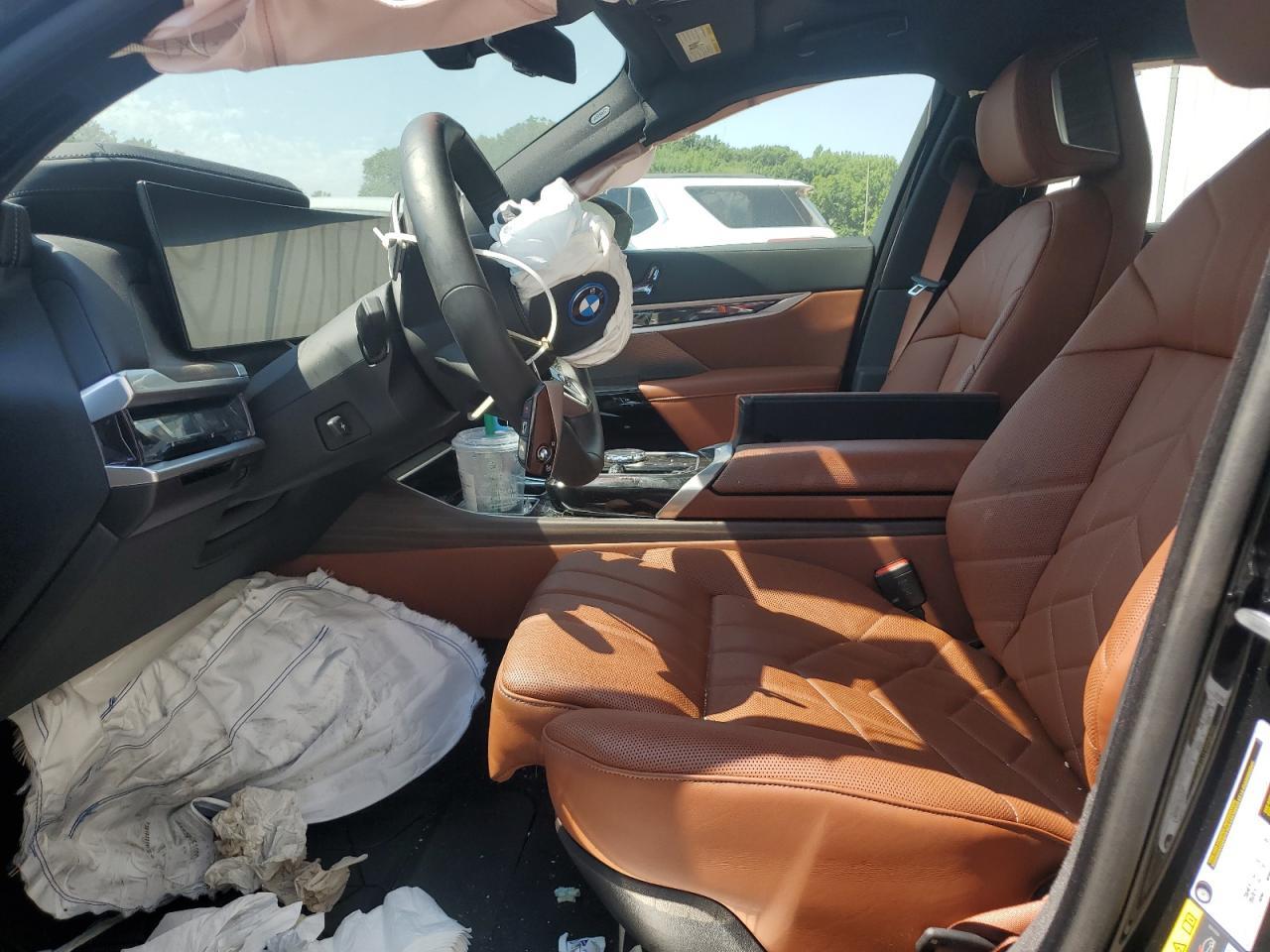 2024 BMW 750 Xe - Image 7