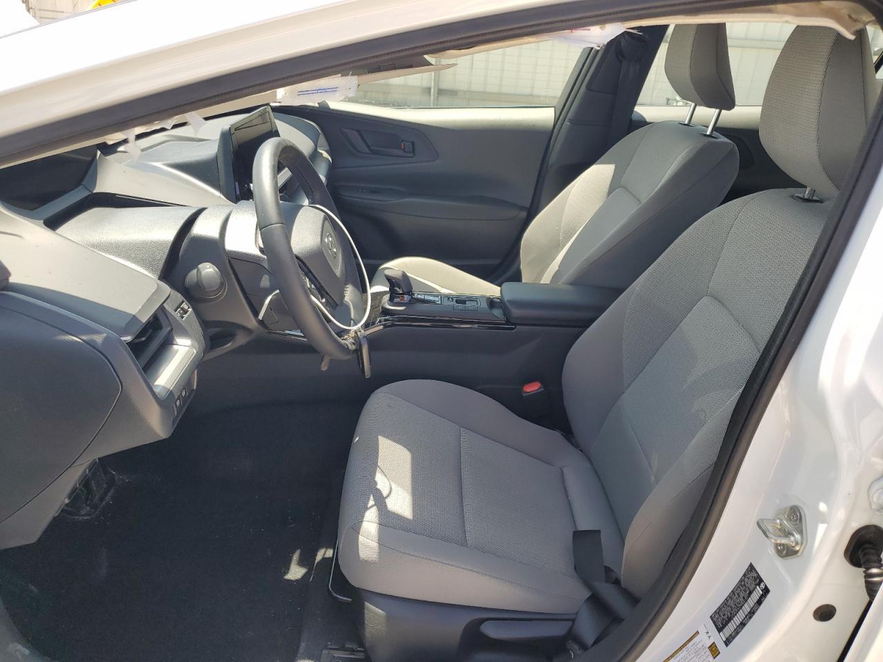 2024 Toyota Prius Le - Image 7