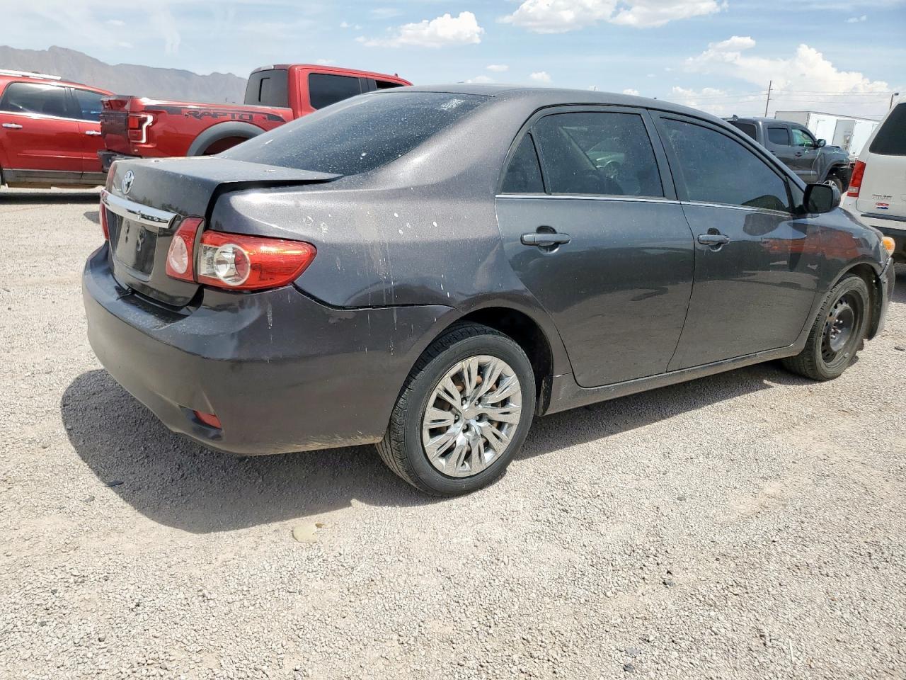 2013 Toyota Corolla Base - Фото 3