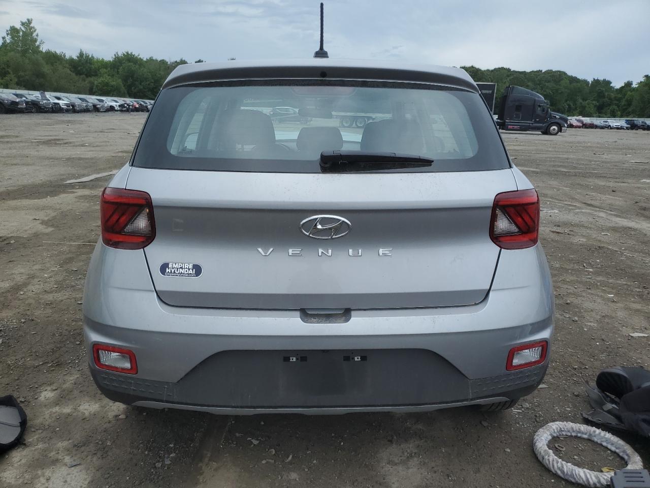 2024 Hyundai Venue Se - Image 6