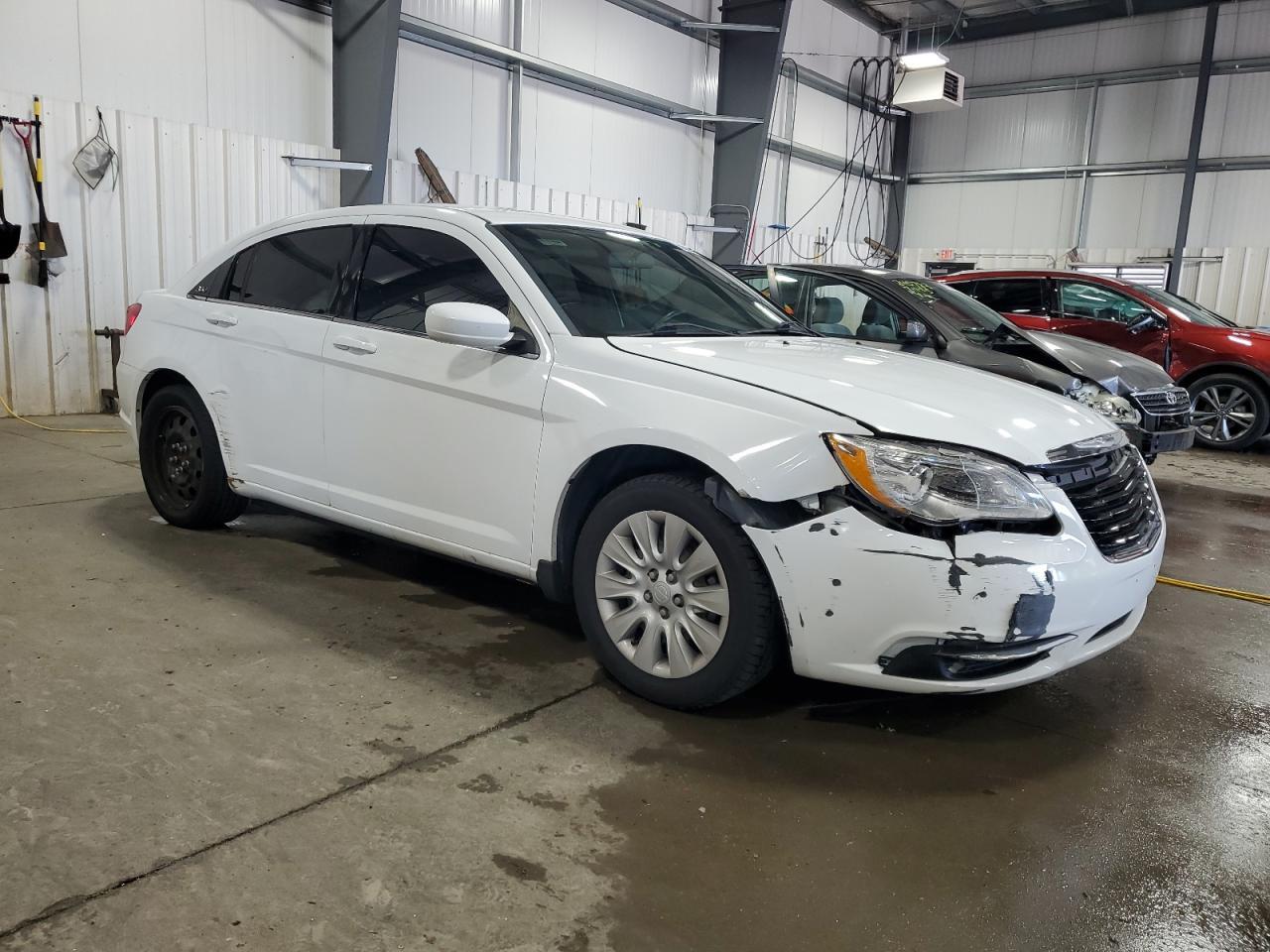 2014 Chrysler 200 Lx - Фото 4