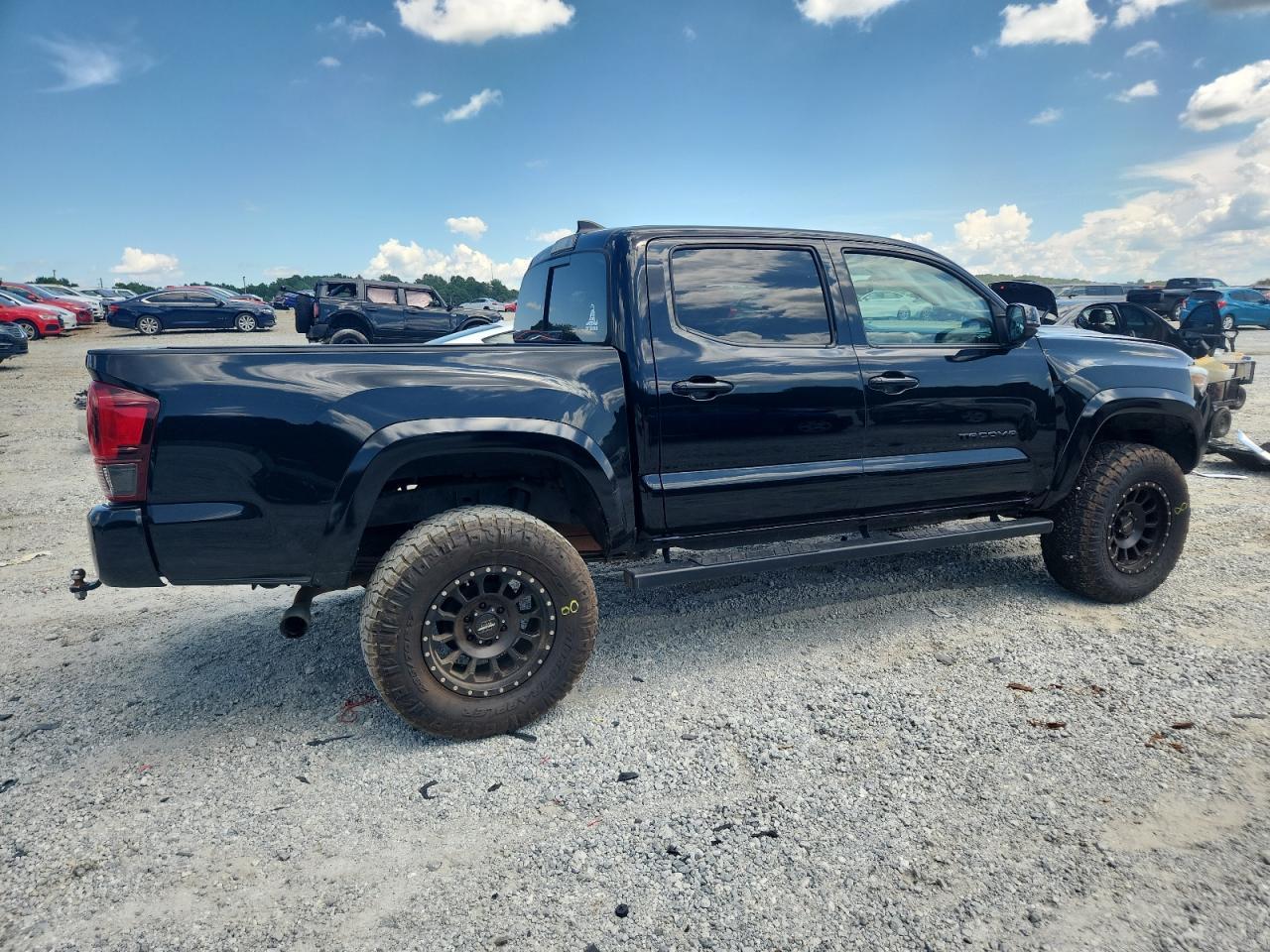 2018 Toyota Tacoma Double Cab - Фото 3