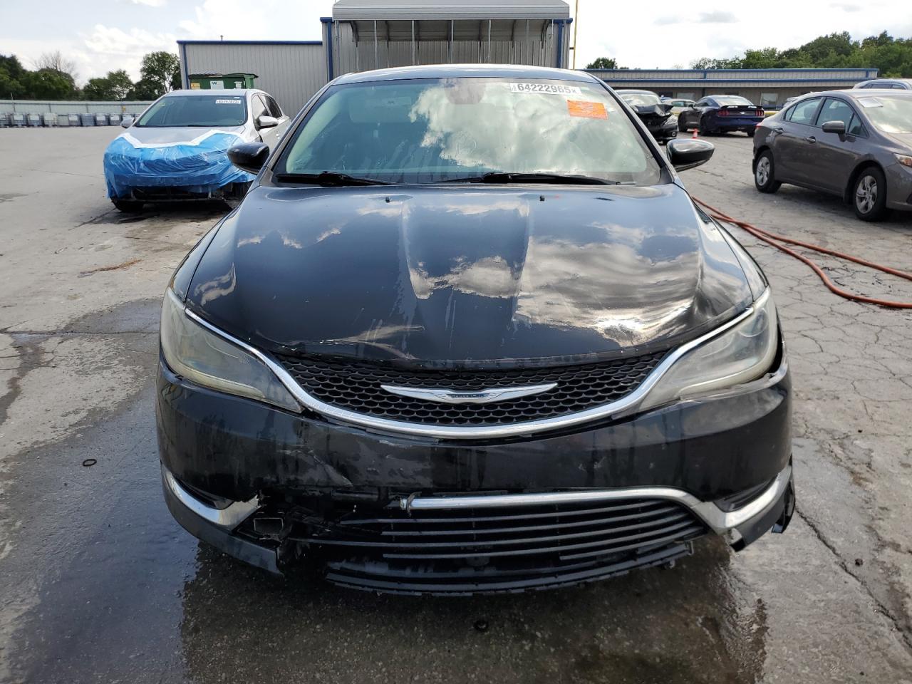 2015 Chrysler 200 Limited - Image 5