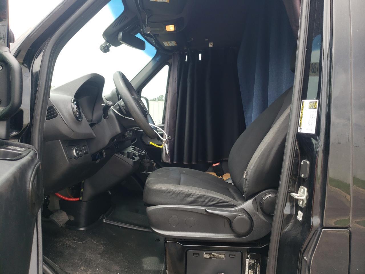 2020 Mercedes-Benz Sprinter 2500 - Image 7