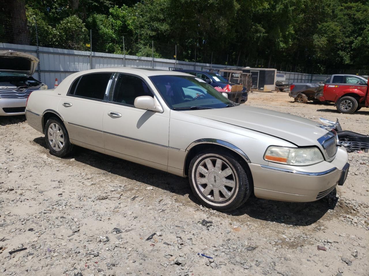 2005 Lincoln Town Car Signature Limited - Фото 4
