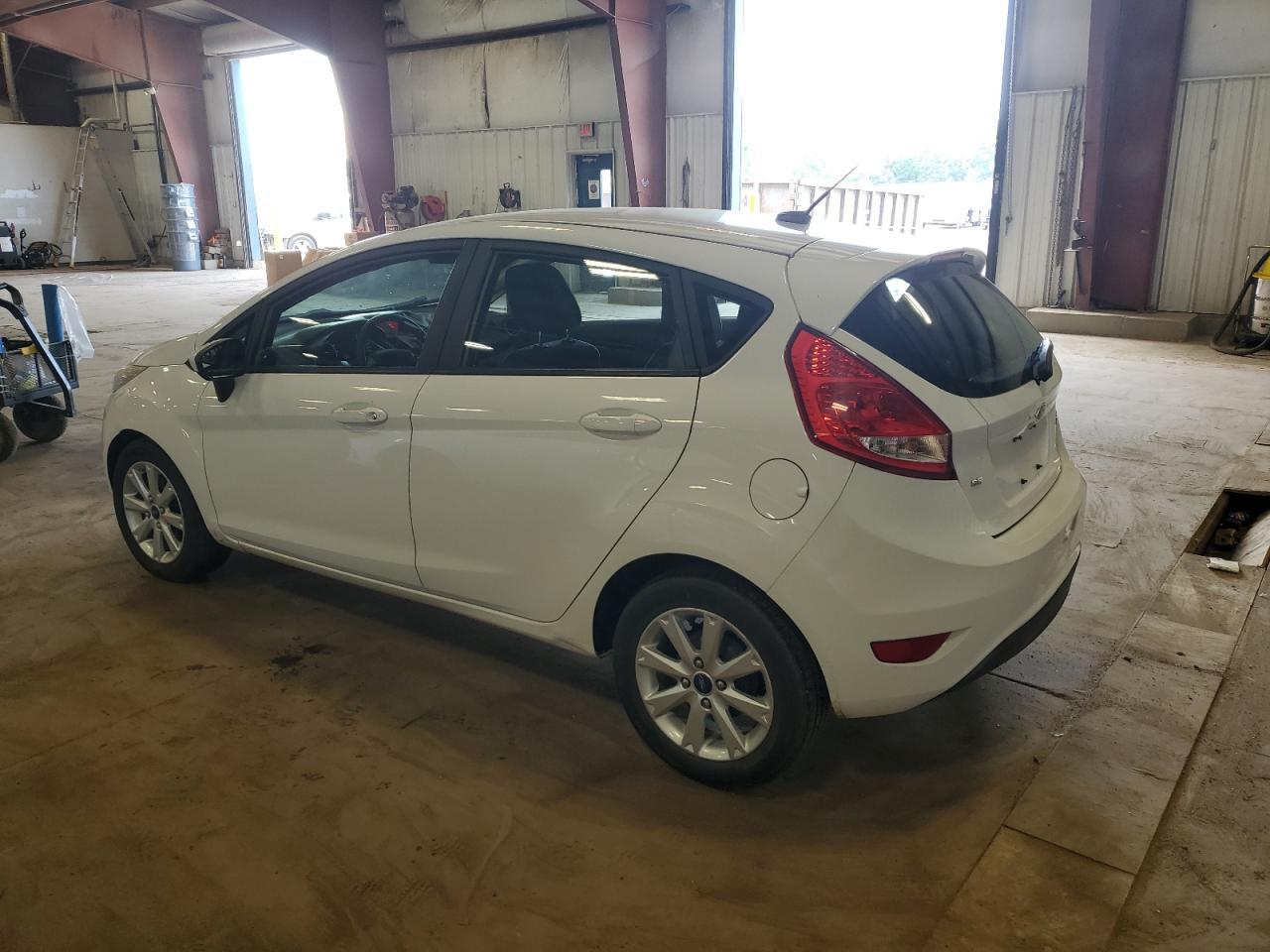 2012 Ford Fiesta Se - Фото 2