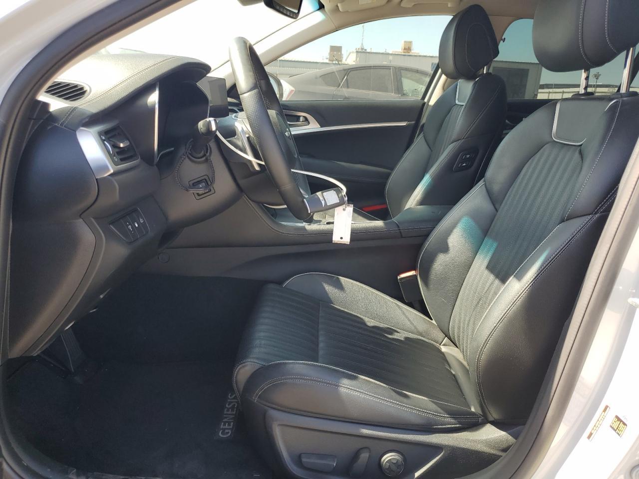 2022 Genesis G70 Base - Фото 7