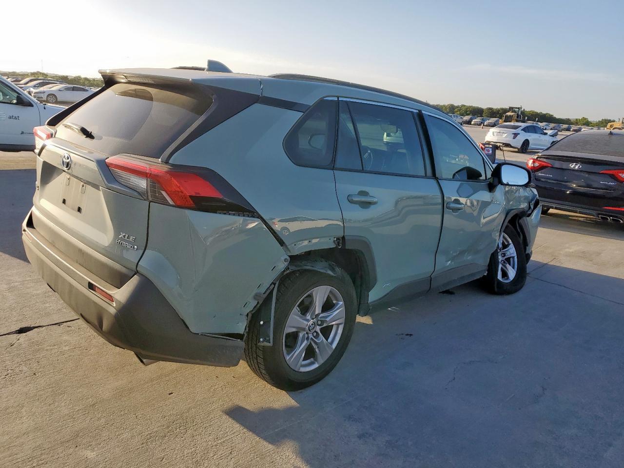 2022 Toyota Rav4 Xle - Фото 3