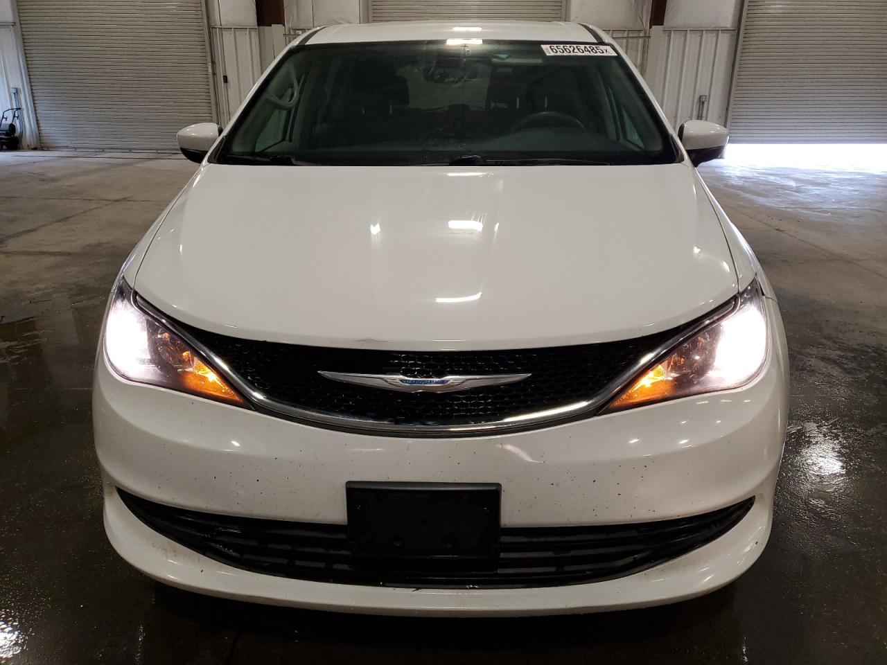 2017 Chrysler Pacifica Touring - Фото 5