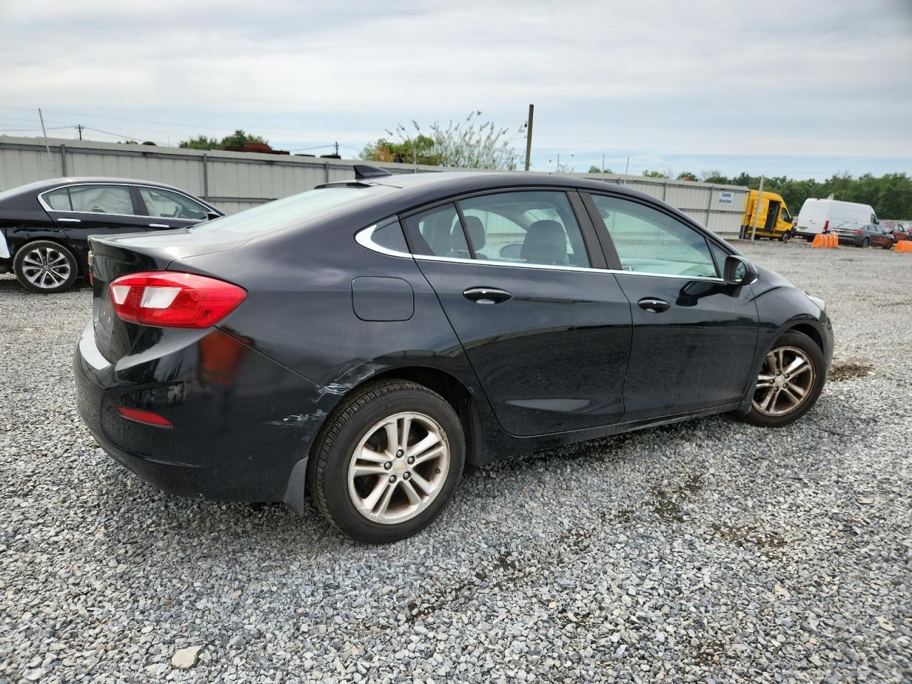 2017 Chevrolet Cruze Lt - Фото 3