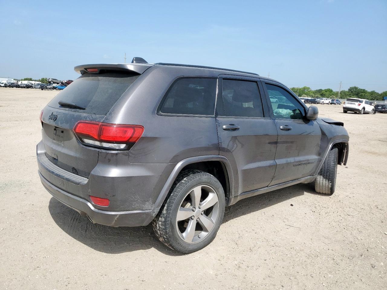 2018 Jeep Grand Cherokee Laredo - Image 3