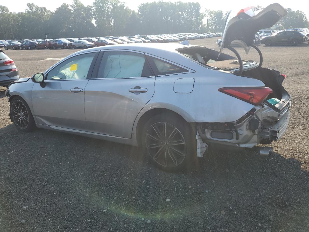 2019 Toyota Avalon Xle - Фото 2